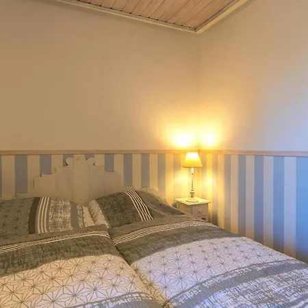 Amazing Apartment In Friedrichskoog With Wifi *